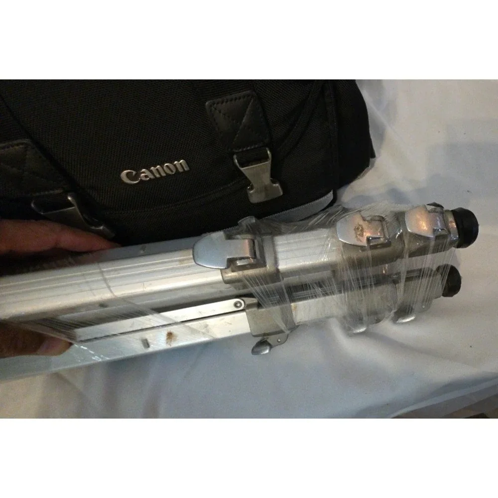 Velbon Tripod SEF-3 & Canon Camera Bag